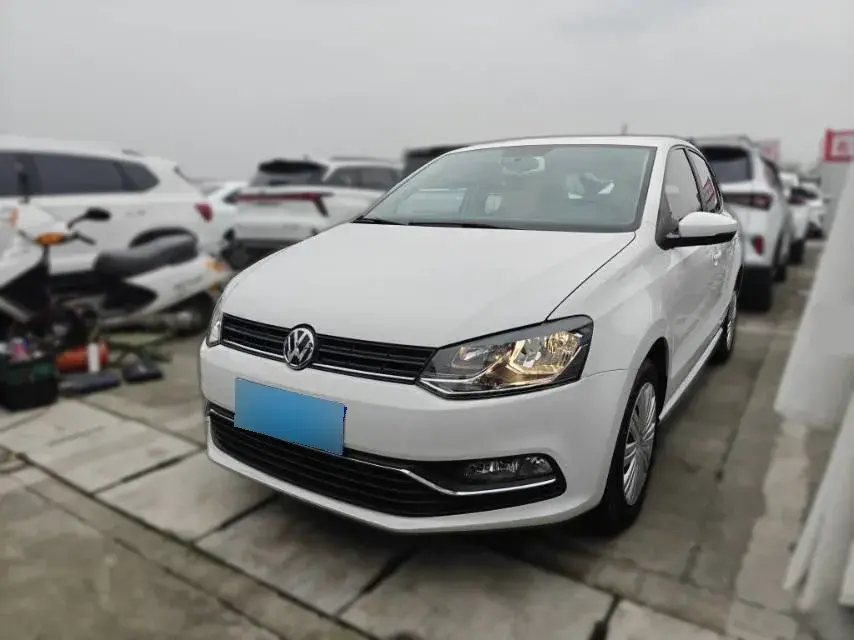 2016 Volkswagen Polo 1.6L 110HP L4 5MT