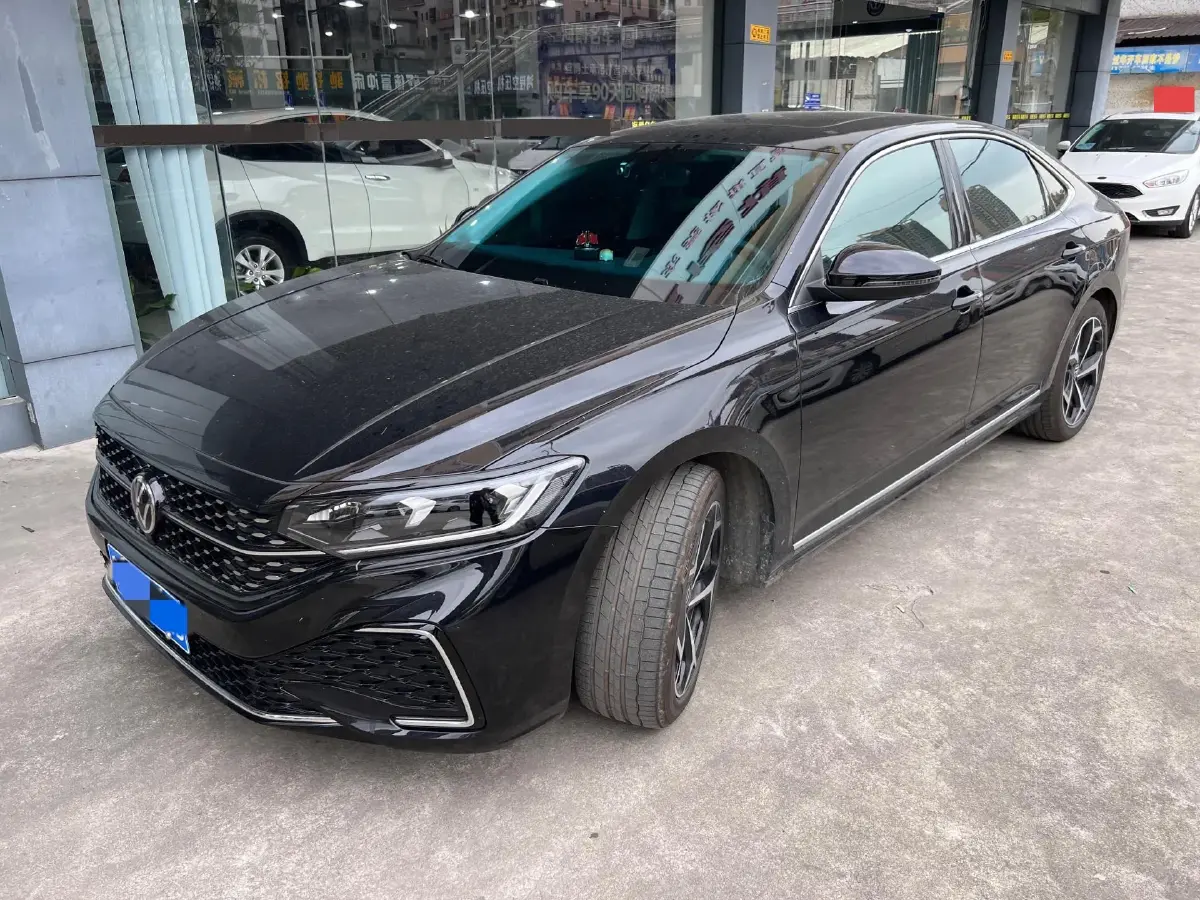 2024 Volkswagen Passat 2.0T 220HP L4 7DCT