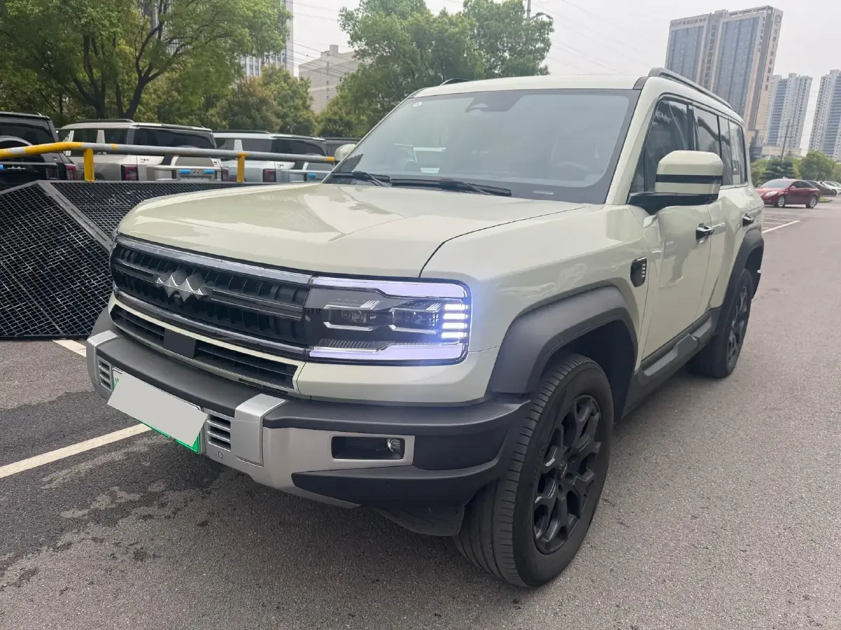 2024 FangChengBao Bao 5 1.5T 194HP L4 E-CVT PHEV 31.8KWH