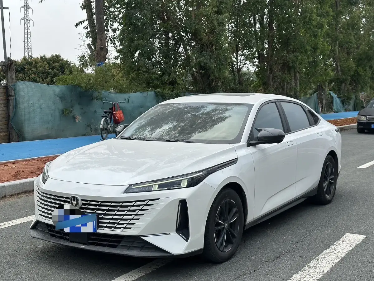 2023 ChangAn Lamore 1.5T 170HP L4 7DCT