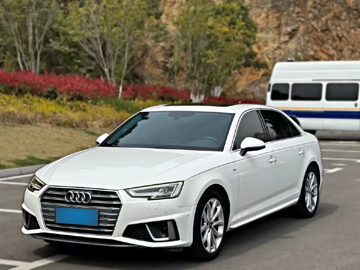 2018 Audi A4L 2.0T 190HP L4 7DCT