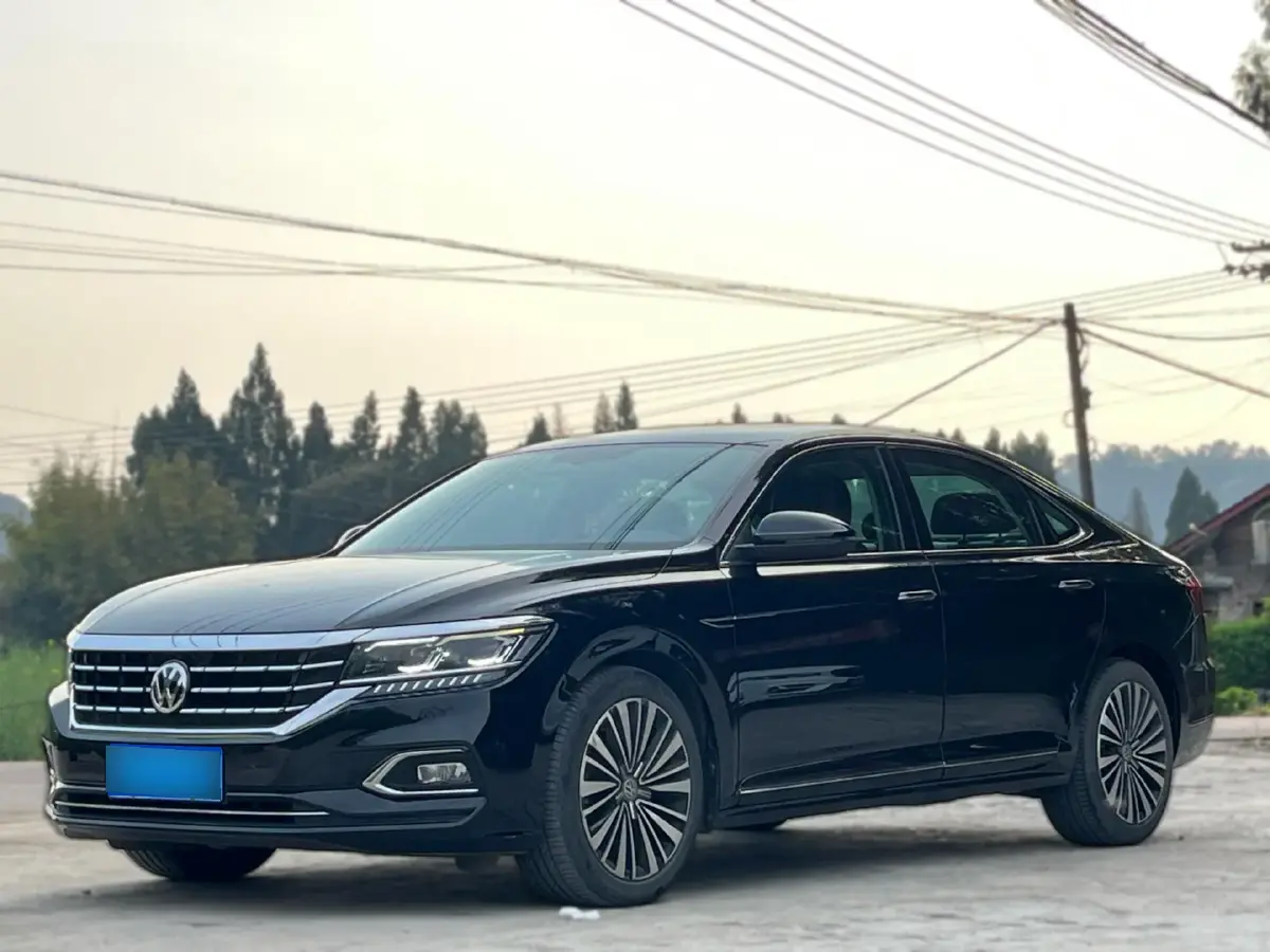 2019 Volkswagen Passat 2.0T 186HP L4 7DCT