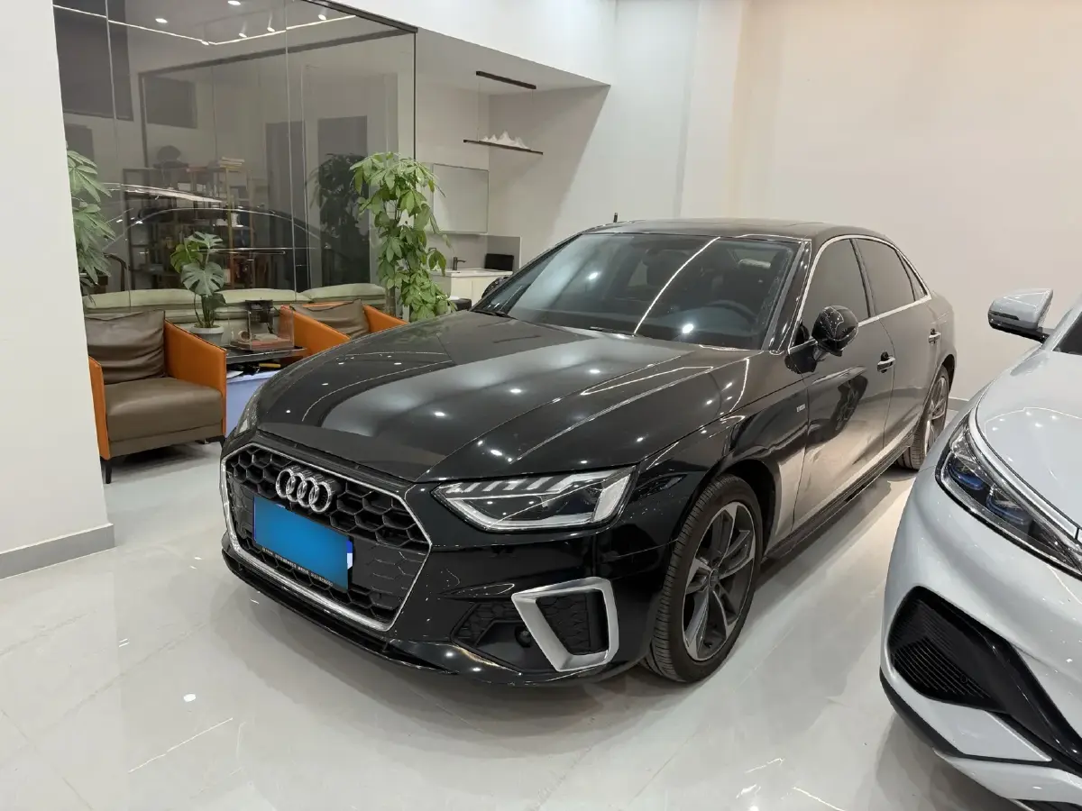 2024 Audi A4L 2.0T 190HP L4 7DCT