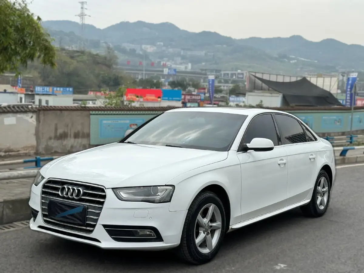 2010 Audi Q5 2.0T 211HP L4 7DCT