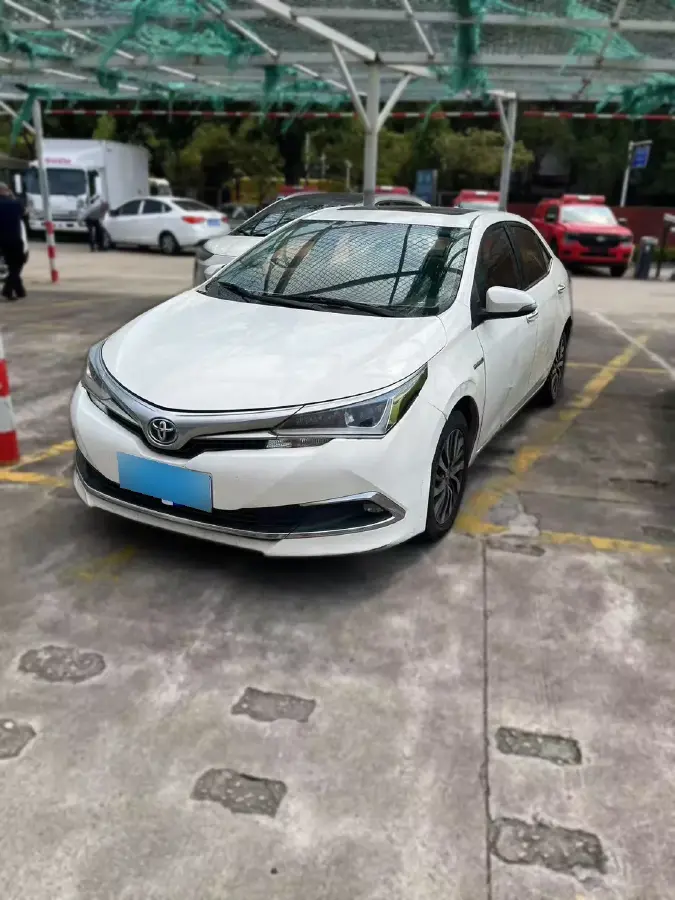 2018 Toyota Corolla 1.8L 99HP L4 E-CVT Hybrid