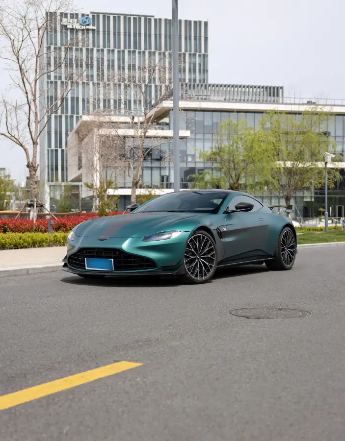 2023 Aston Martin V8 Vantage 4.0T 510HP V8 8AT
