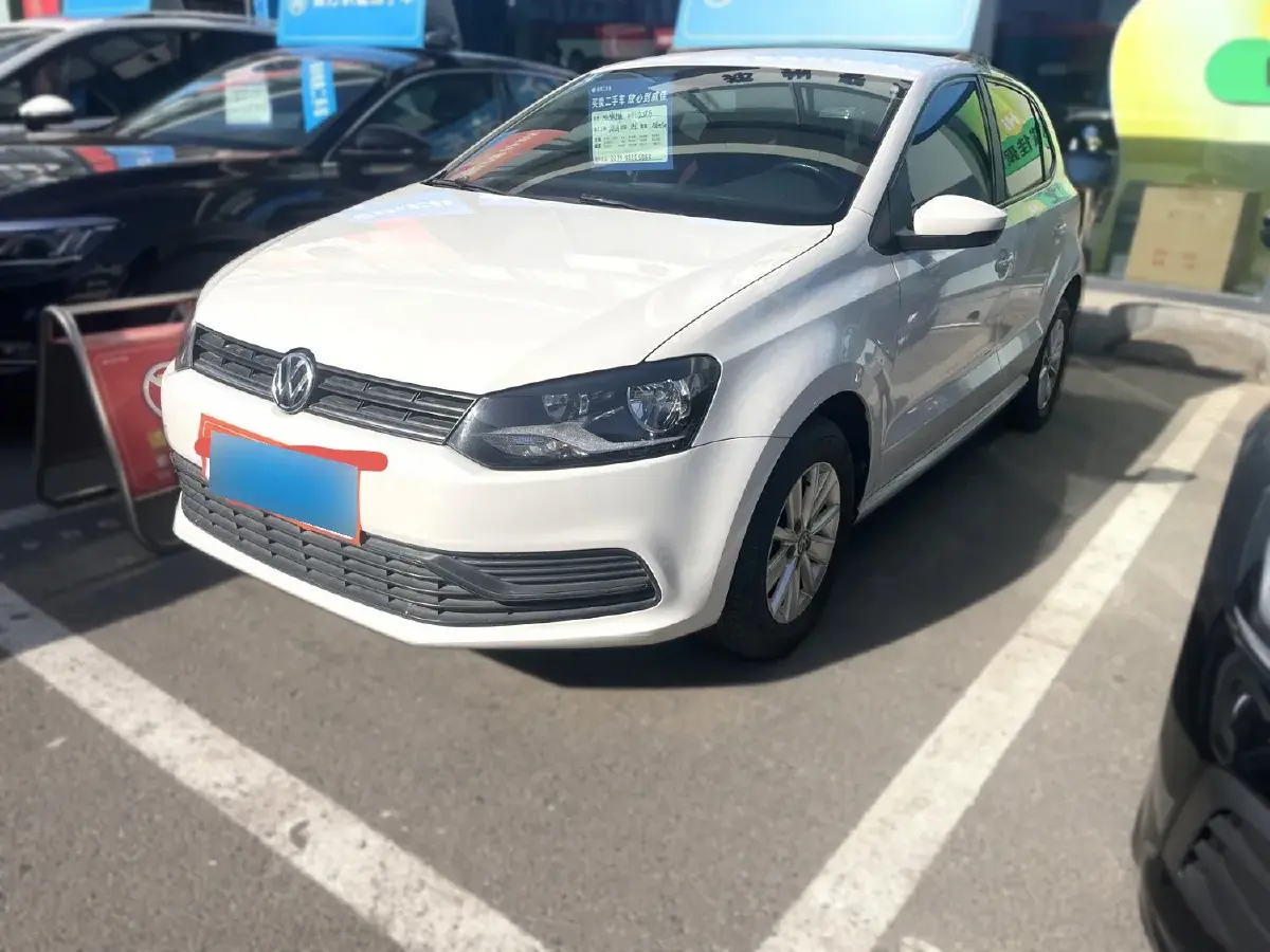 2014 Volkswagen Polo 1.4L 90HP L4 5MT