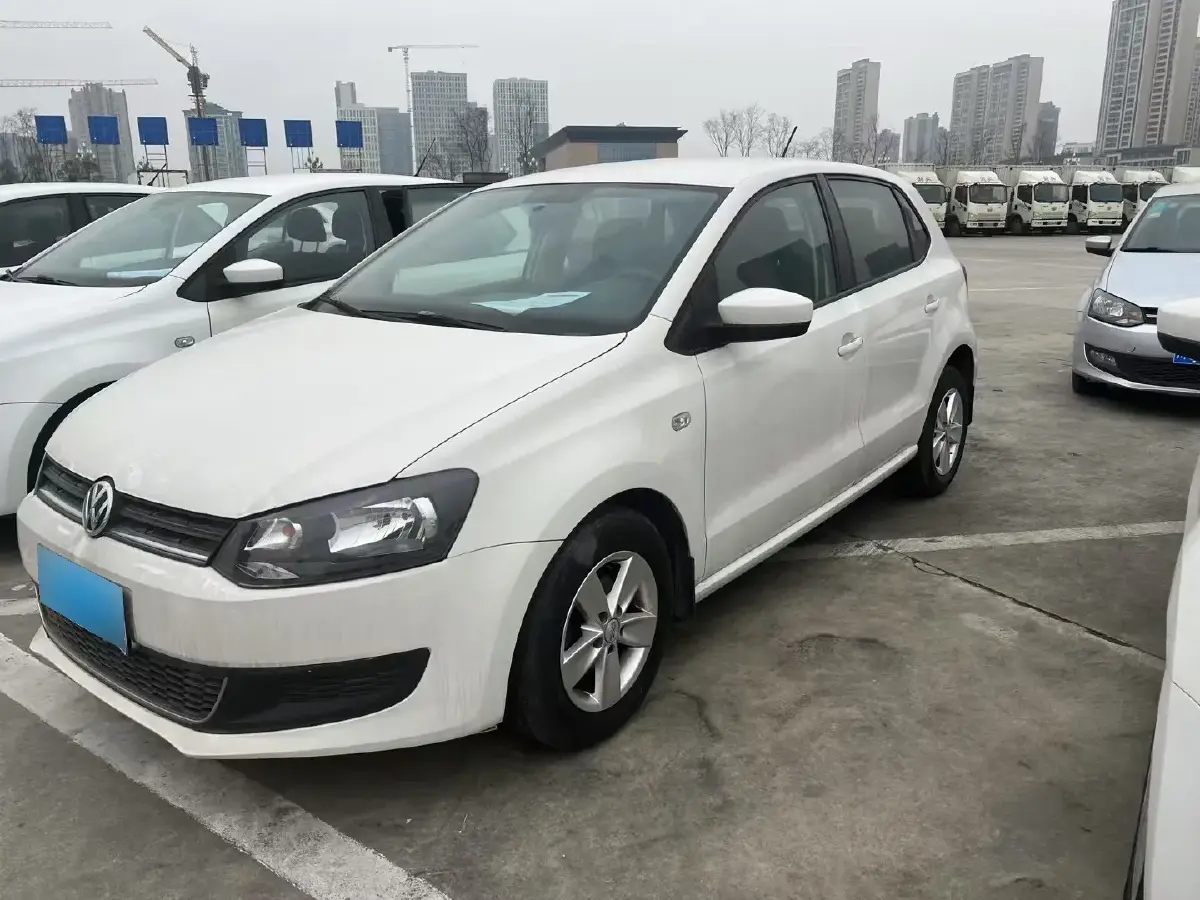 2013 Volkswagen Polo 1.4L 86HP L4 5MT