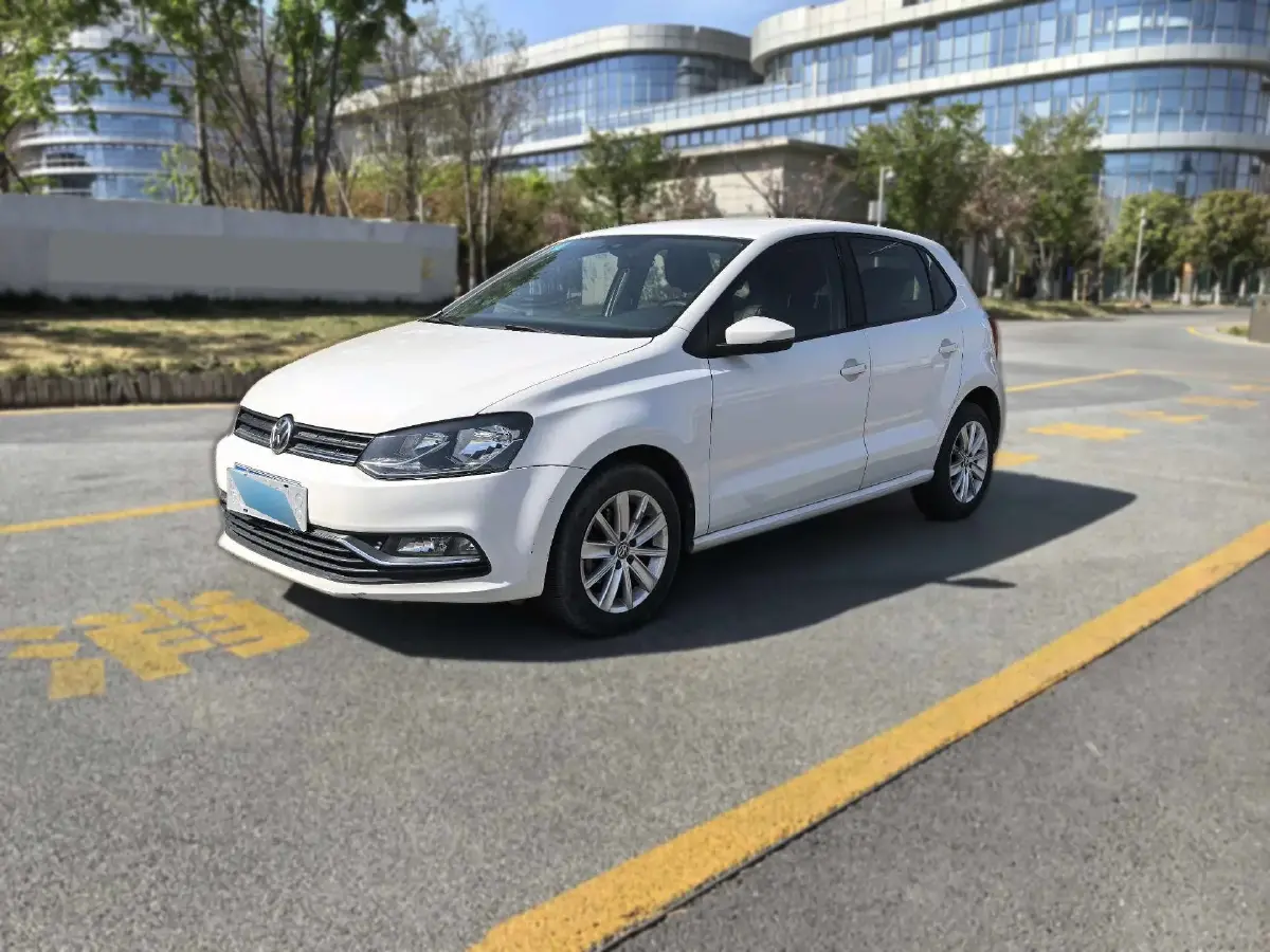 2014 Volkswagen Polo 1.6L 110HP L4 6AT