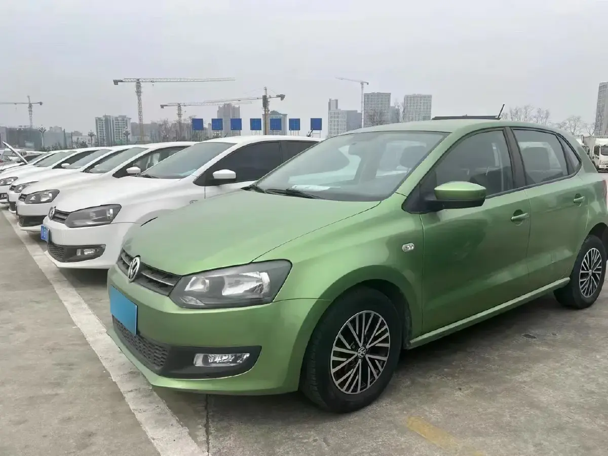 2013 Volkswagen Polo 1.4L 86HP L4 5MT