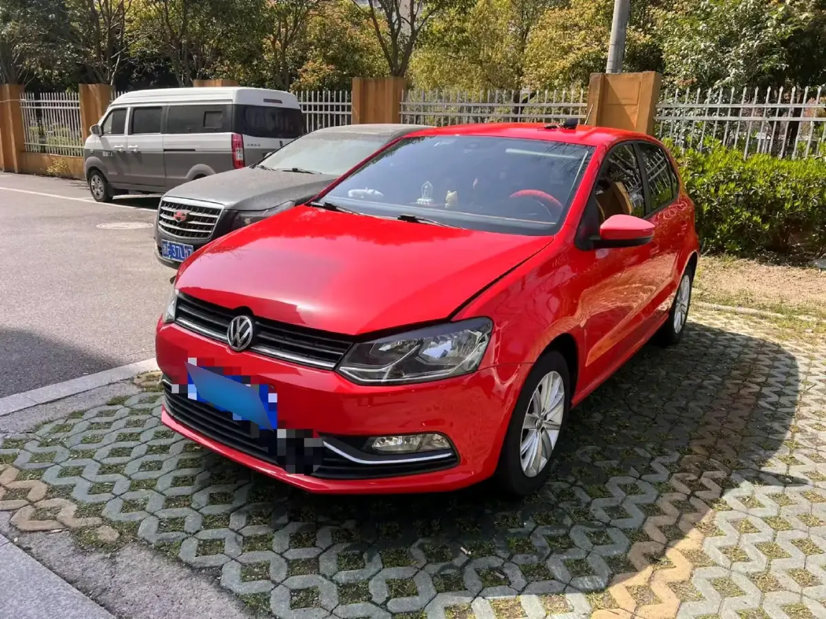 2014 Volkswagen Polo 1.6L 110HP L4 6AT