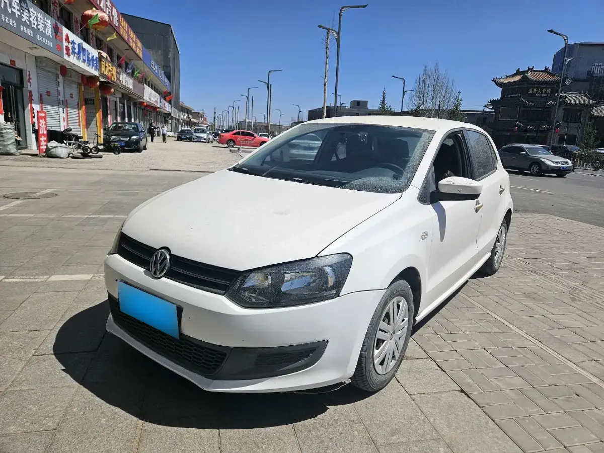 2013 Volkswagen Polo 1.4L 86HP L4 5MT