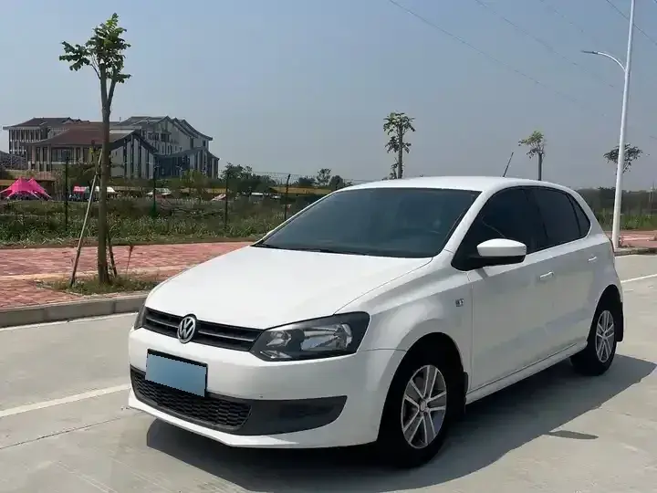 2014 Volkswagen Polo 1.4L 90HP L4 5MT
