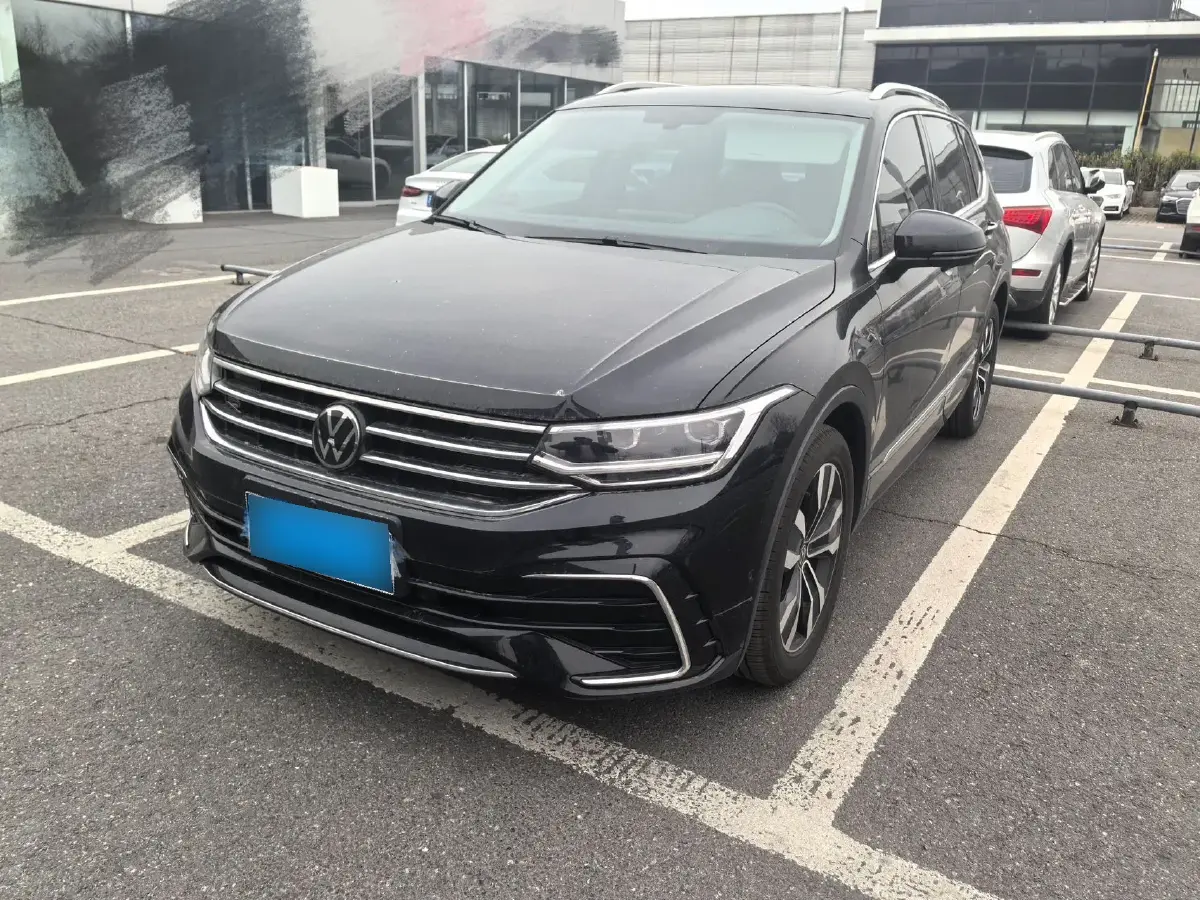 2023 Volkswagen Tiguan L 2.0T 186HP L4 7DCT