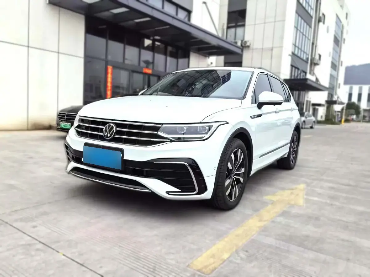 2024 Volkswagen Tiguan L 2.0T 186HP L4 7DCT