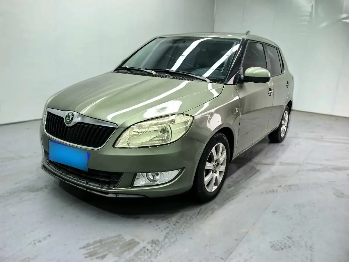 2012 Skoda Fabia 1.4L 86HP L4 6AT
