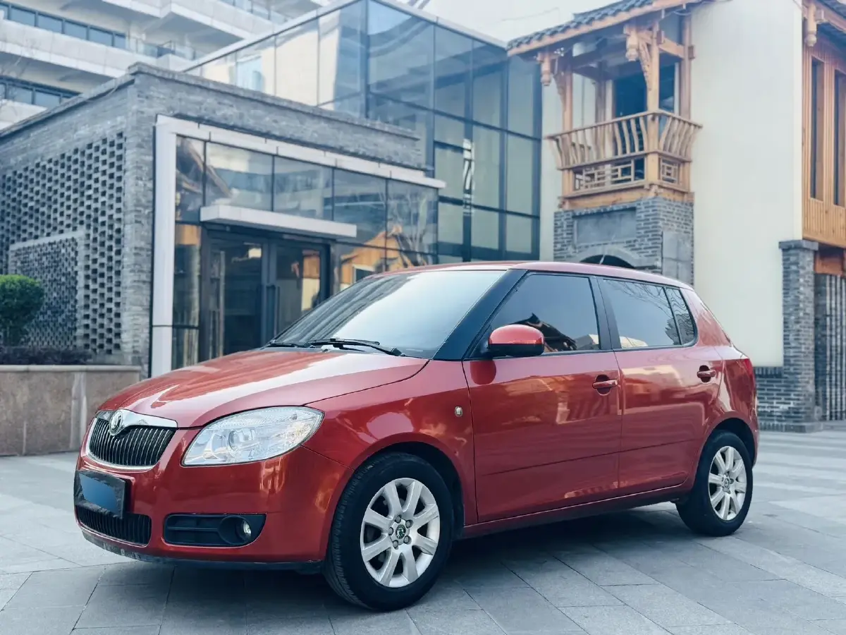 2009 Skoda Fabia 1.6L 105HP L4 6AT