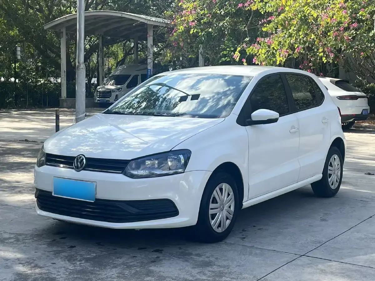 2016 Volkswagen Polo 1.4L 90HP L4 6AT