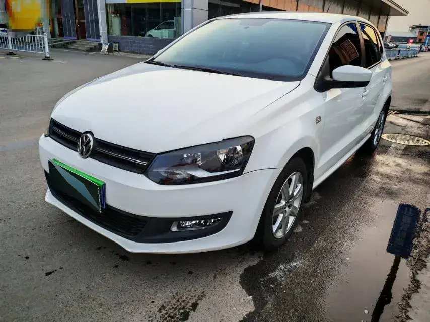 2013 Volkswagen Polo 1.4L 86HP L4 5MT
