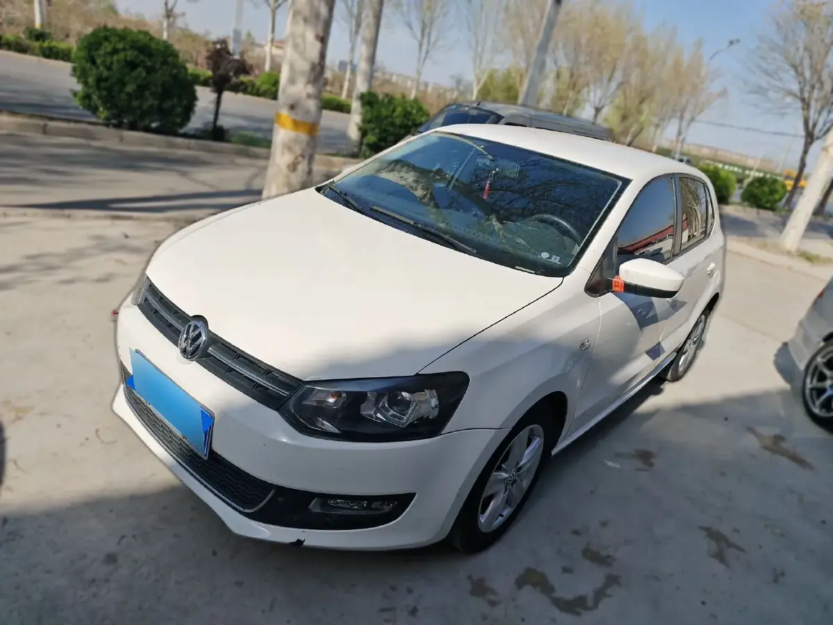2011 Volkswagen Polo 1.4L 86HP L4 6AT