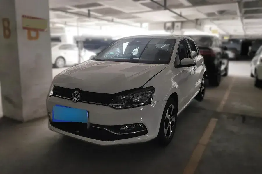 2016 Volkswagen Polo 1.6L 110HP L4 5MT