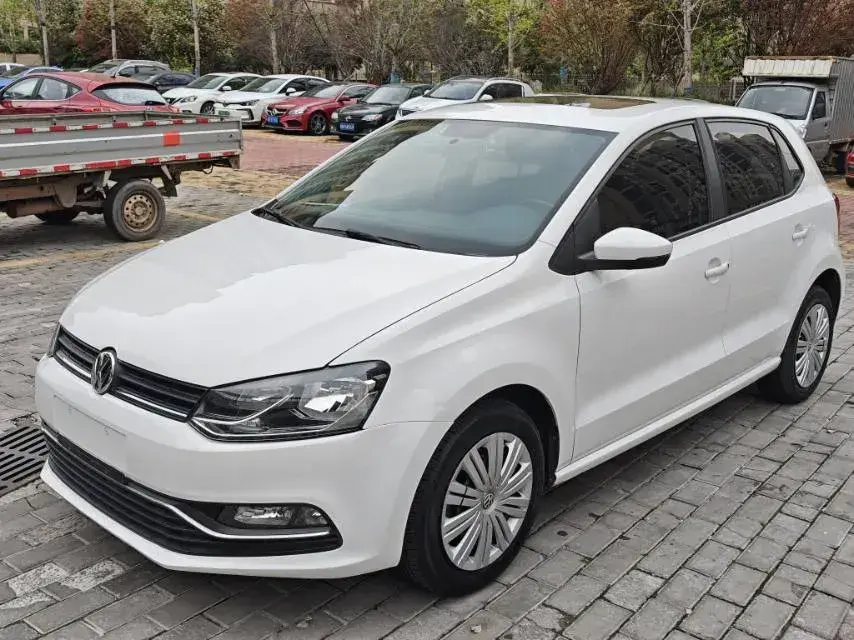 2016 Volkswagen Polo 1.6L 110HP L4 5MT