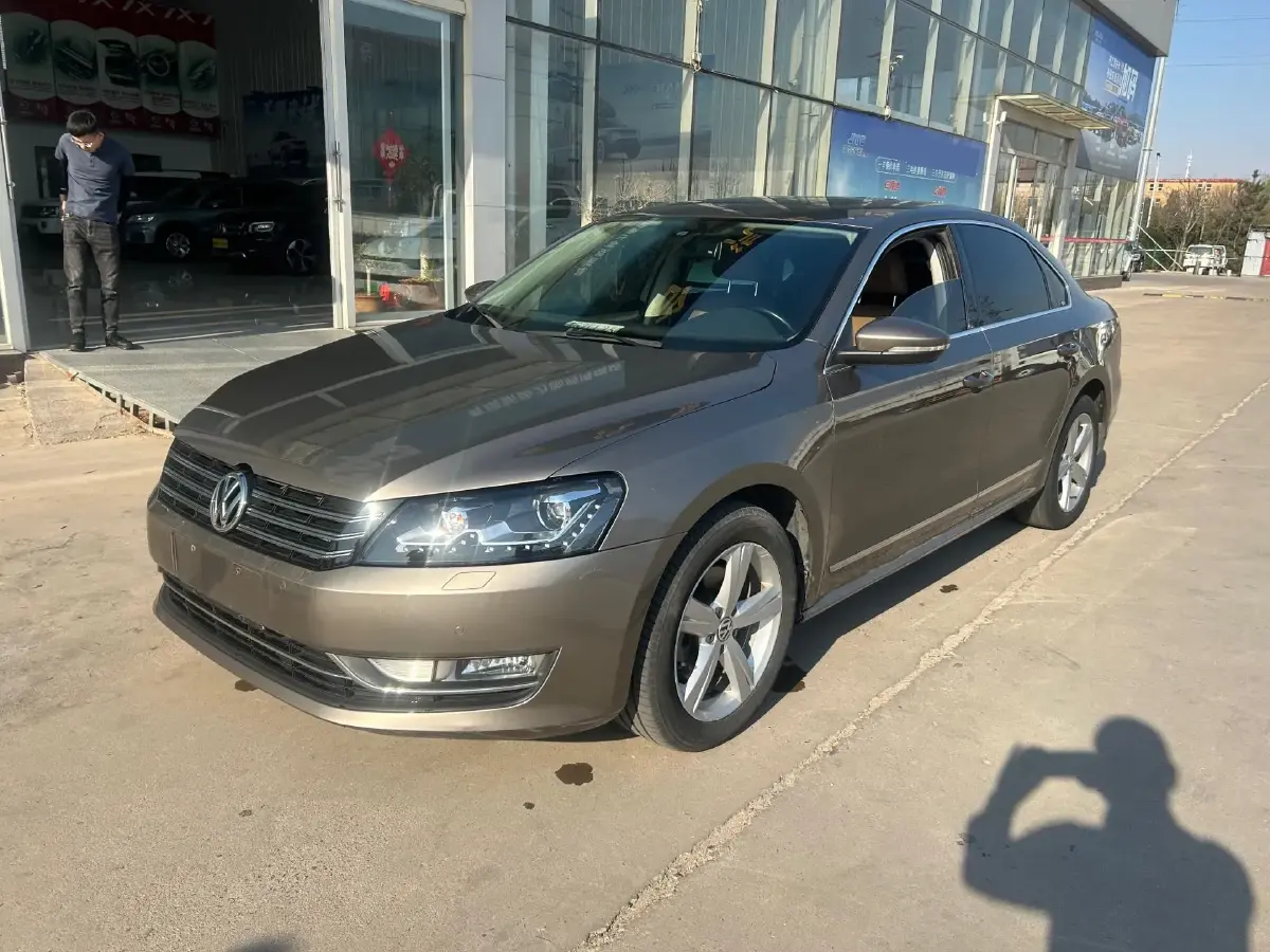 2015 Volkswagen Passat 1.8T 160HP L4 7DCT
