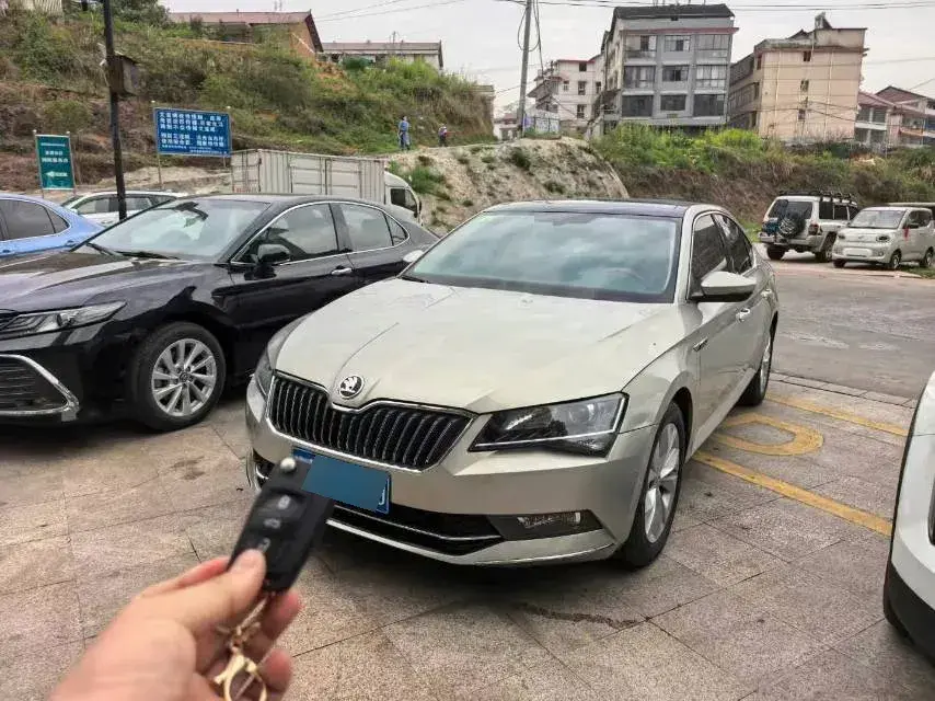 2018 Skoda Superb 1.8T 180HP L4 7DCT
