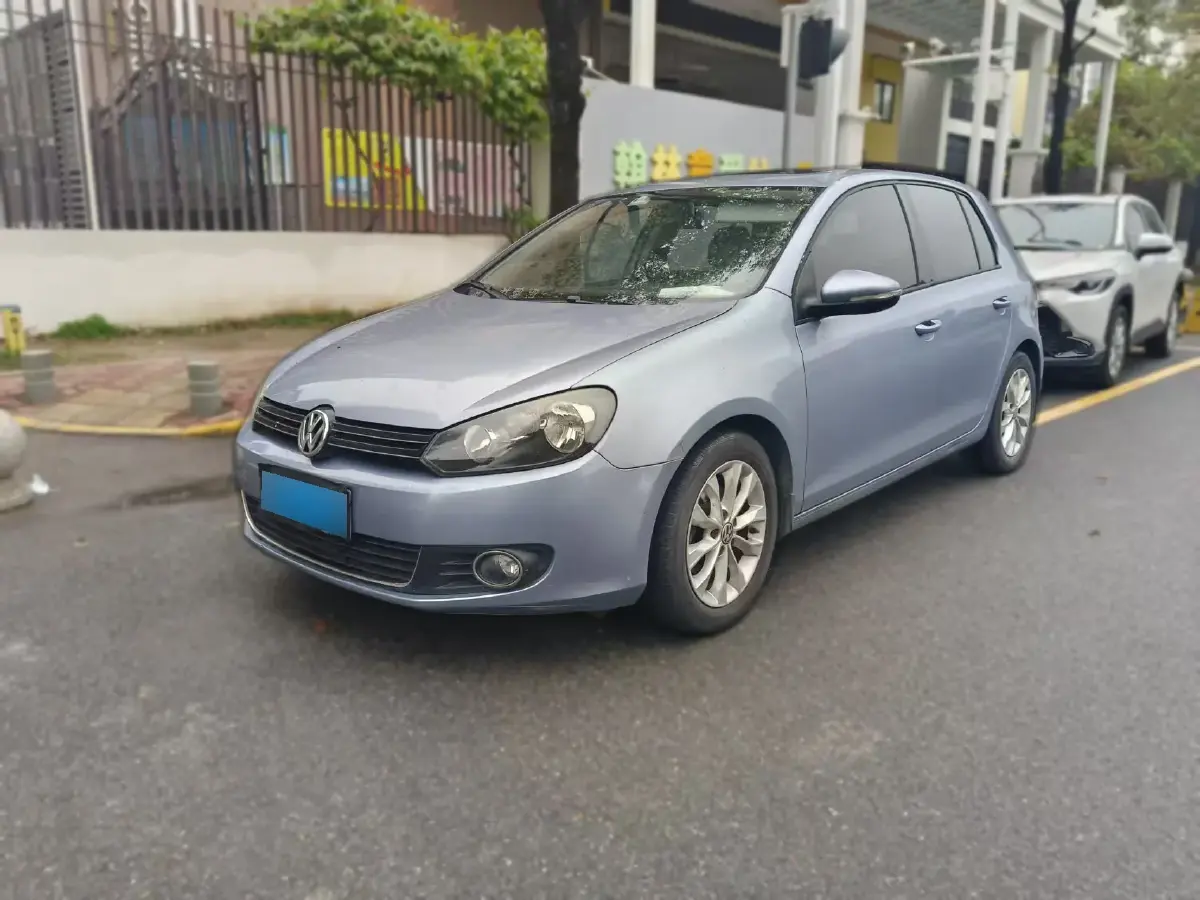 2012 Volkswagen Golf 1.6L 105HP L4 6AT