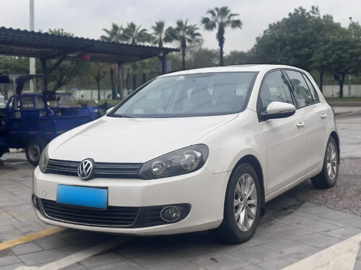 2012 Volkswagen Golf 1.6L 105HP L4 6AT