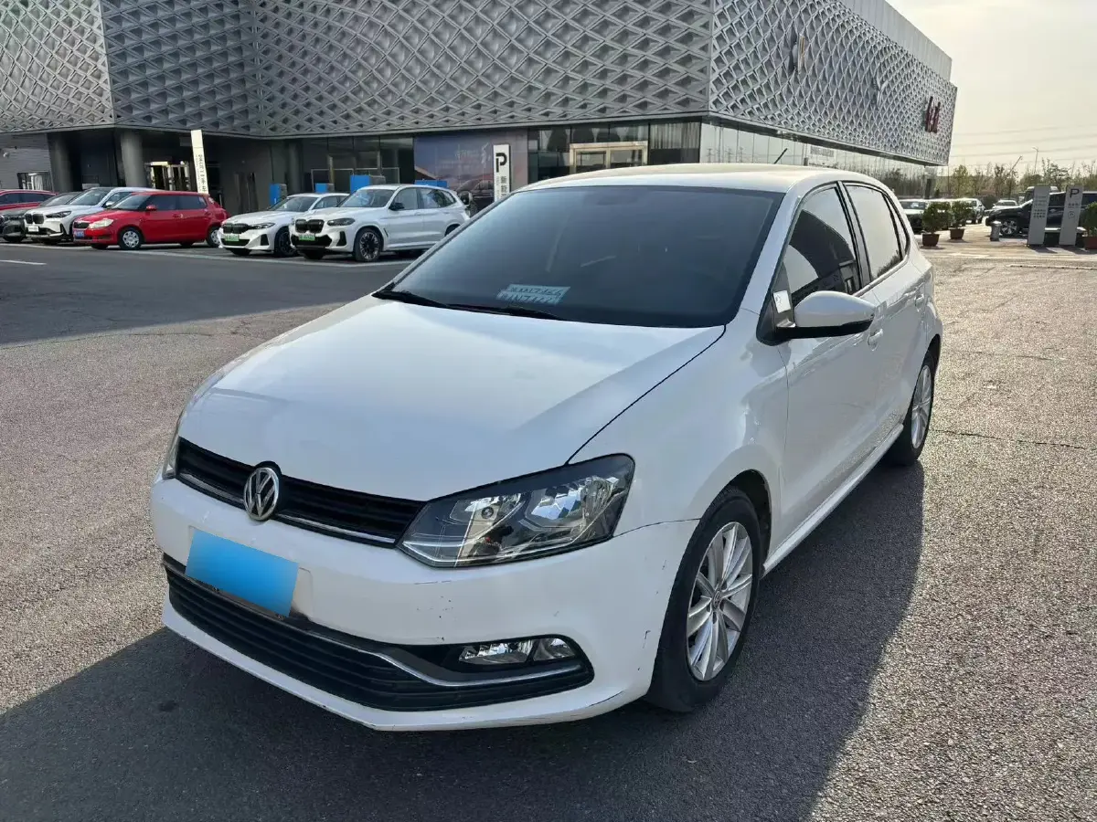 2014 Volkswagen Polo 1.6L 110HP L4 6AT