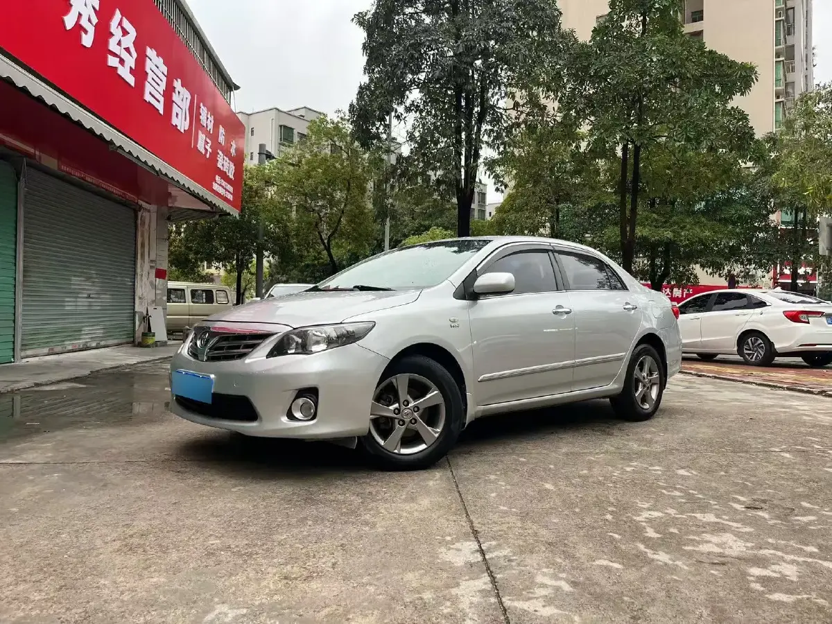 2013 Toyota Corolla 1.8L 140HP L4 CVT