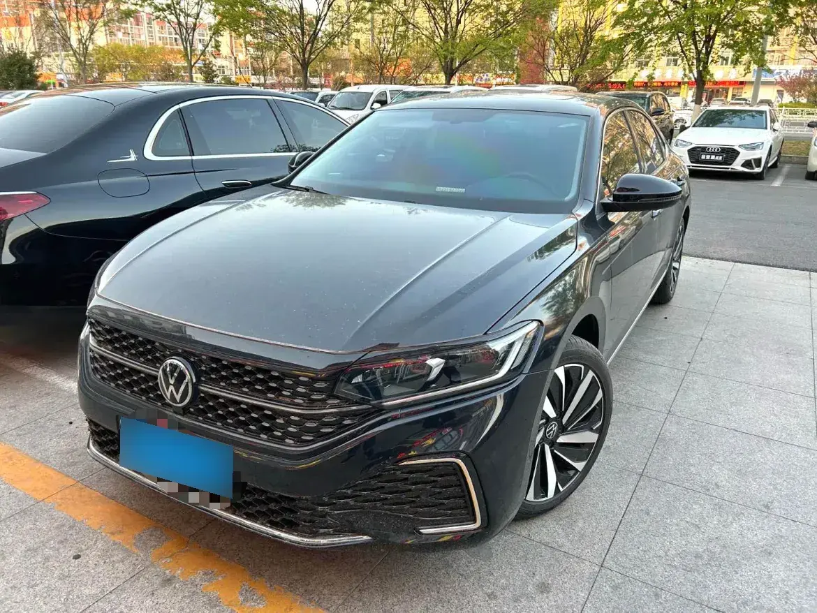 2022 Volkswagen Passat 2.0T 186HP L4 7DCT