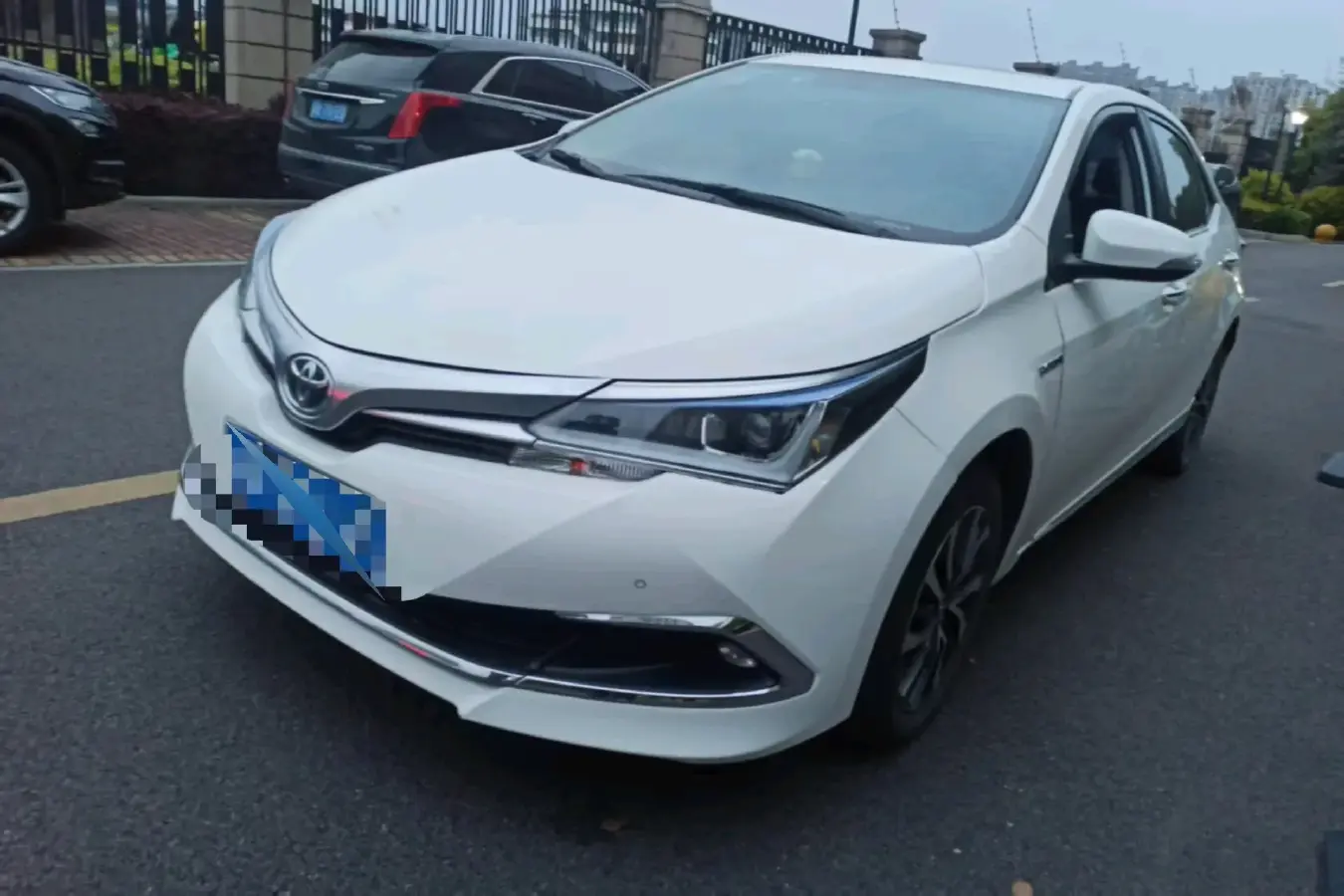 2018 Toyota Corolla 1.8L 99HP L4 E-CVT Hybrid