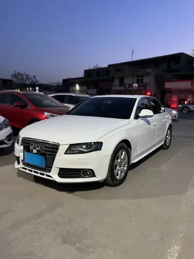 2012 Audi Q5 2.0T 211HP L4 8AT