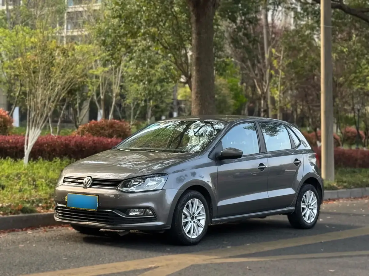 2014 Volkswagen Polo 1.6L 110HP L4 6AT