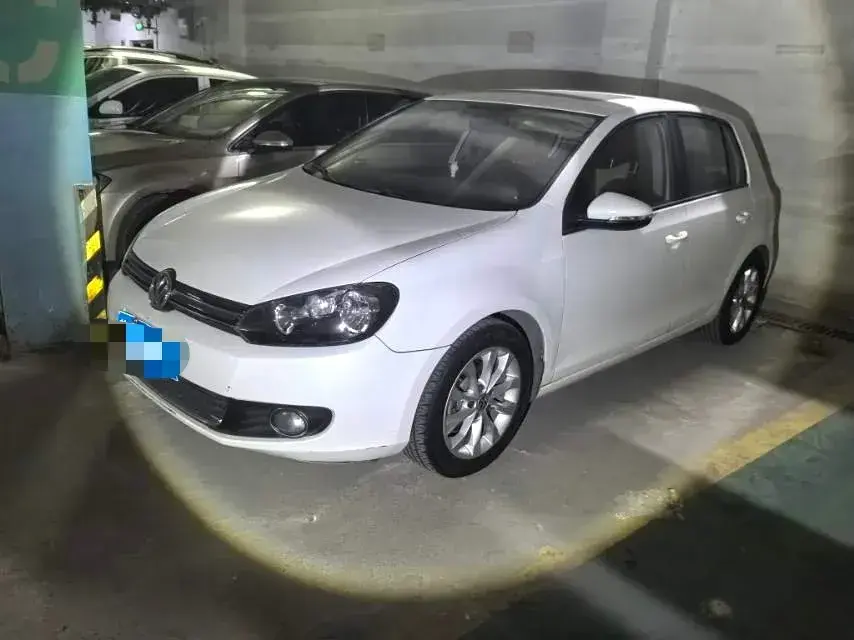 2011 Volkswagen Golf 1.6L 105HP L4 5MT