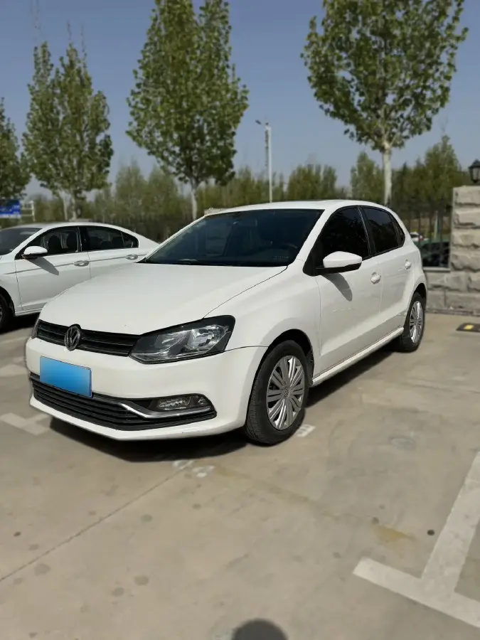 2016 Volkswagen Polo 1.6L 110HP L4 5MT