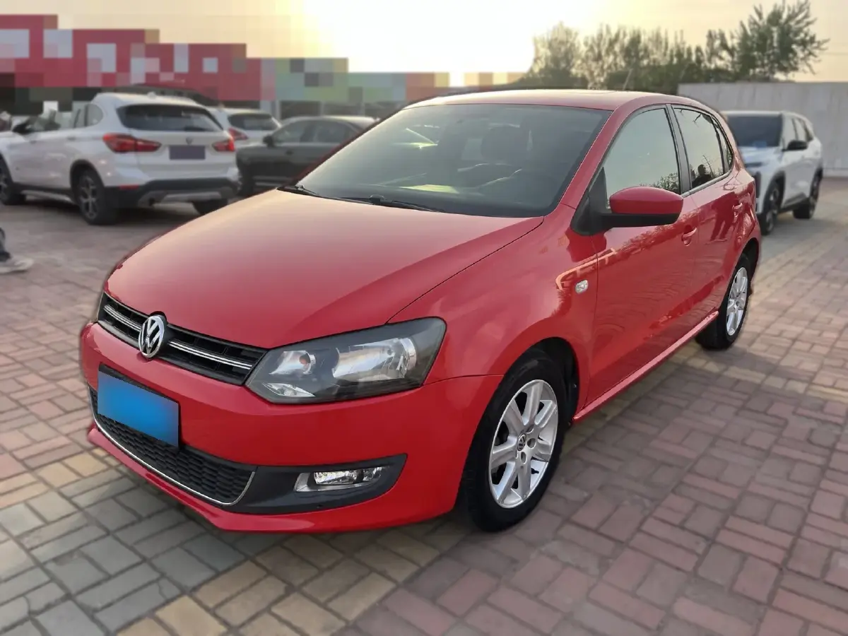 2013 Volkswagen Polo 1.6L 105HP L4 6AT