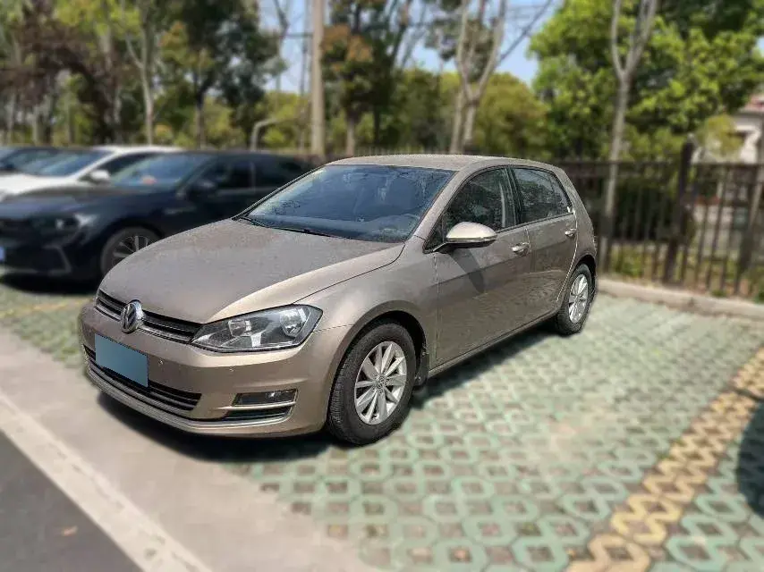 2011 Volkswagen Golf 1.6L 105HP L4 5MT