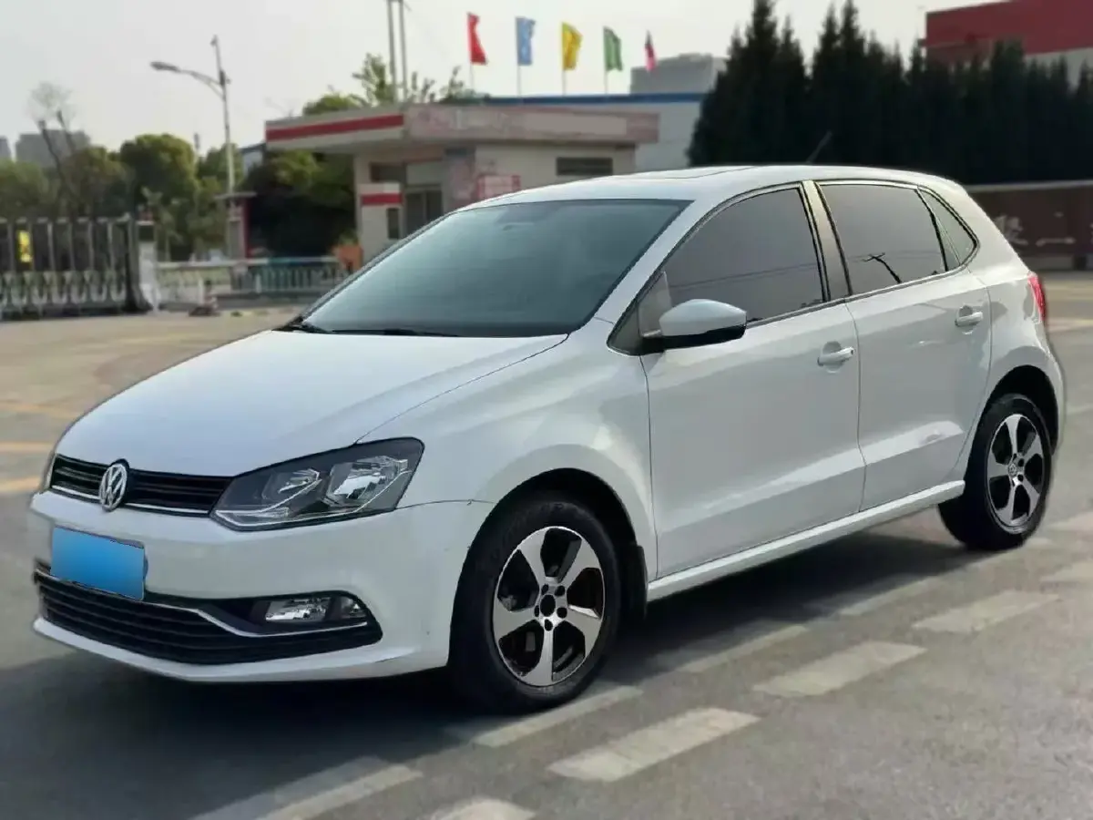 2016 Volkswagen Polo 1.6L 110HP L4 5MT