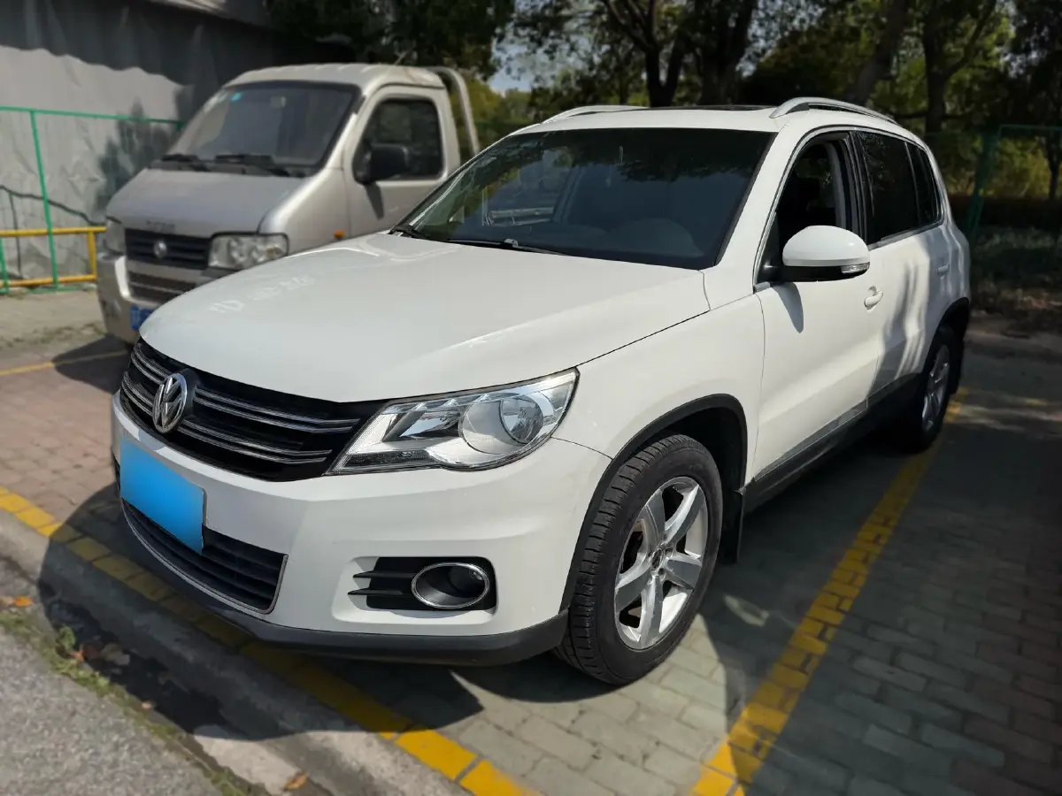 2012 Volkswagen Tiguan 1.8T 160HP L4 6AT