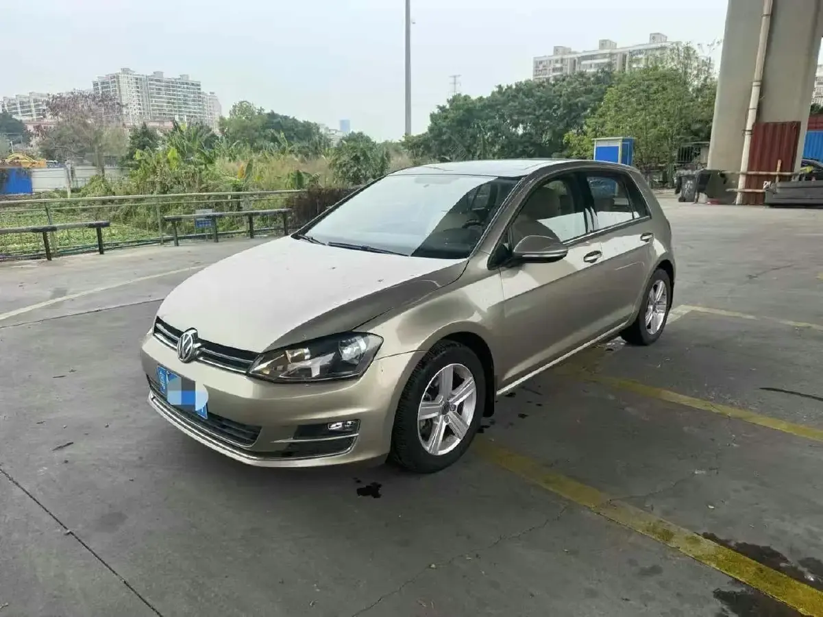 2011 Volkswagen Golf 1.6L 105HP L4 5MT