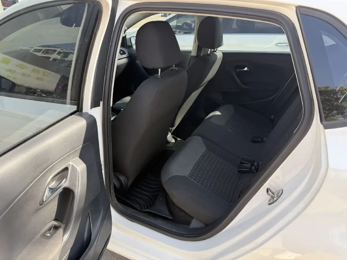 2016 Volkswagen Polo 1.6L 110HP L4 5MT,autocango,china used car exporter,china ev exporter,chinese used car exporter,chinese used ev exporter