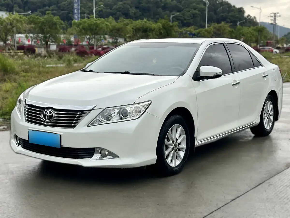 2013 Toyota Camry 2.0L 148HP L4 4AT