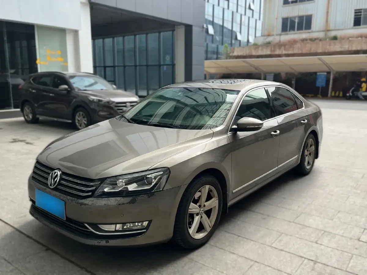 2014 Volkswagen Passat 1.8T 160HP L4 7DCT