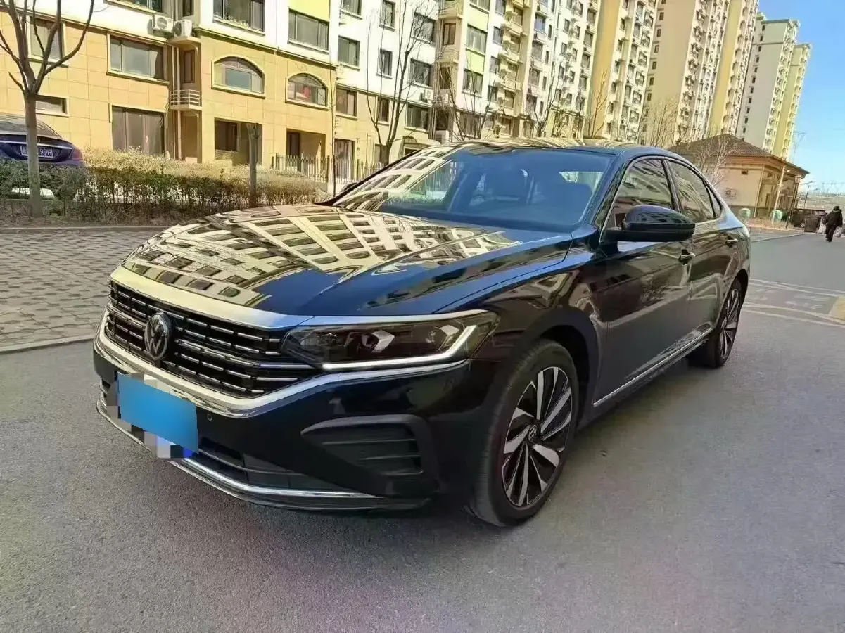 2024 Volkswagen Passat 2.0T 220HP L4 7DCT