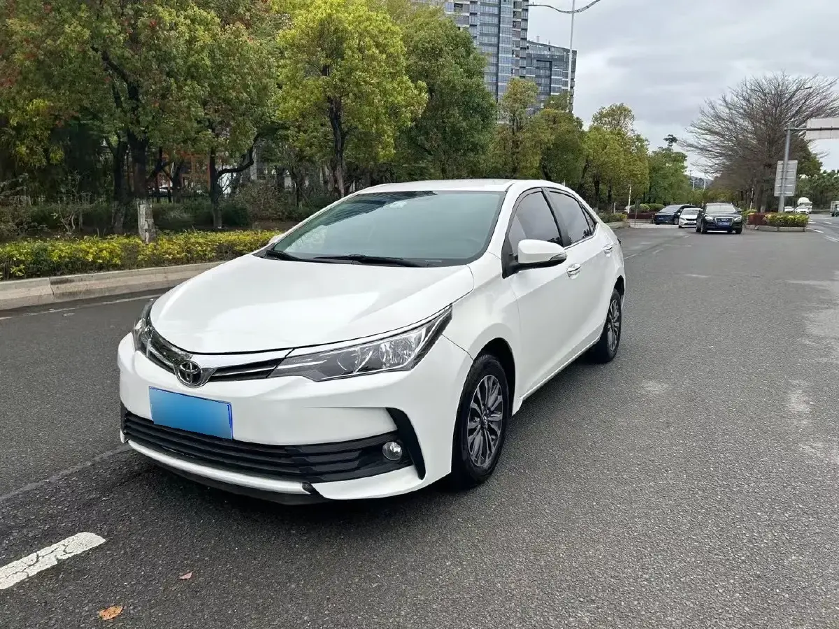 2018 Toyota Corolla 1.2T 116HP L4 CVT