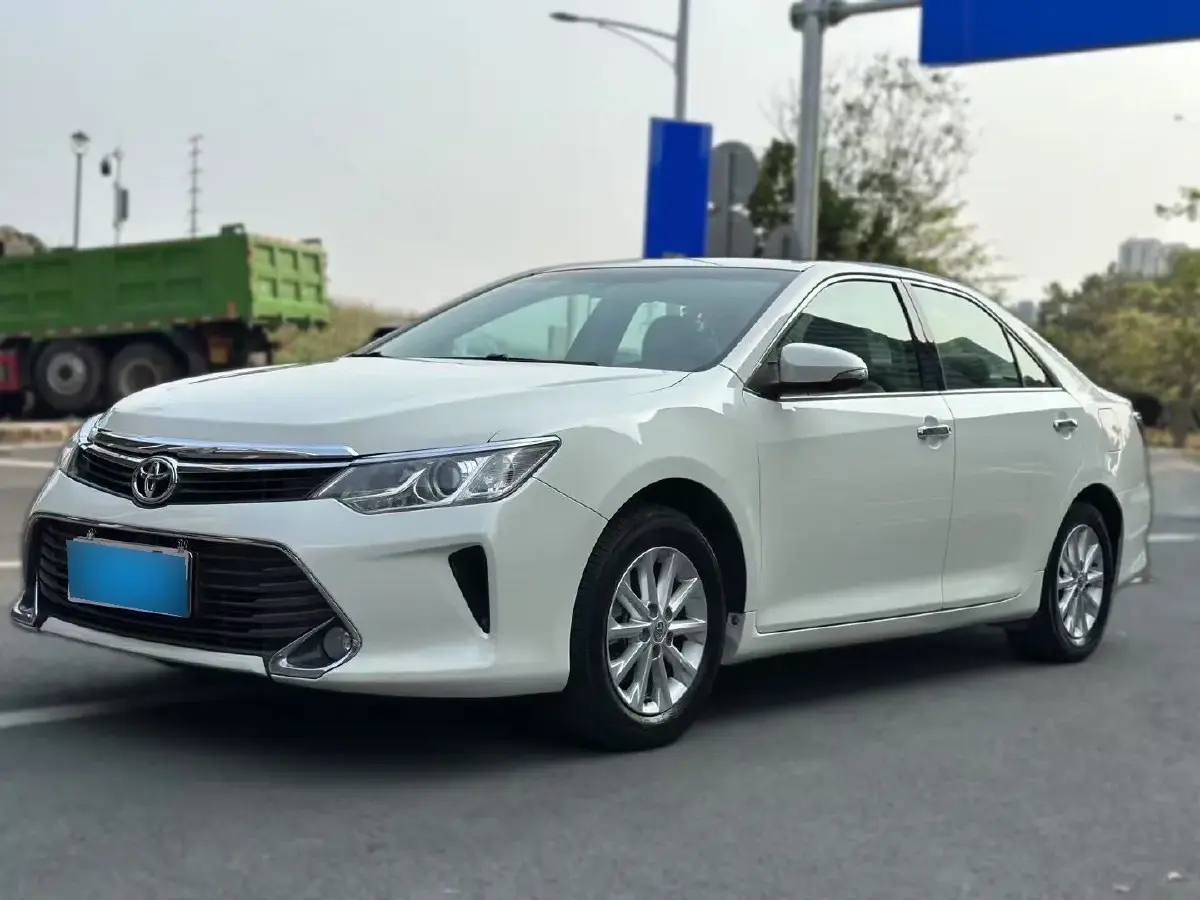 2015 Toyota Camry 2.0L 167HP L4 6AT