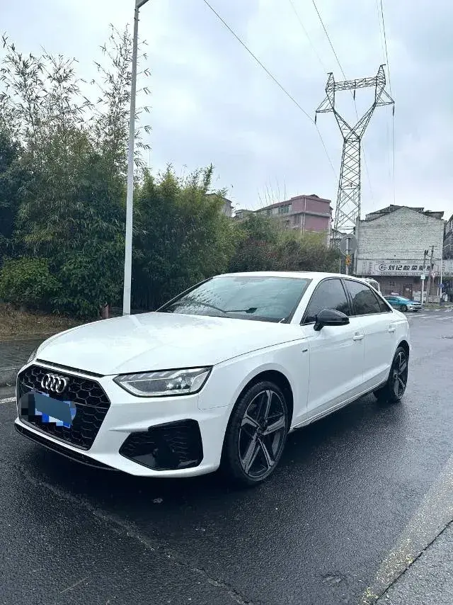 2024 Audi A4L 2.0T 190HP L4 7DCT